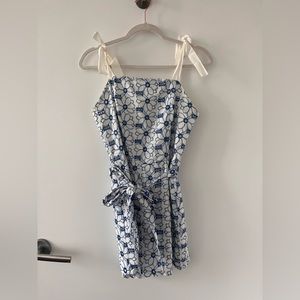 White and blue flower romper